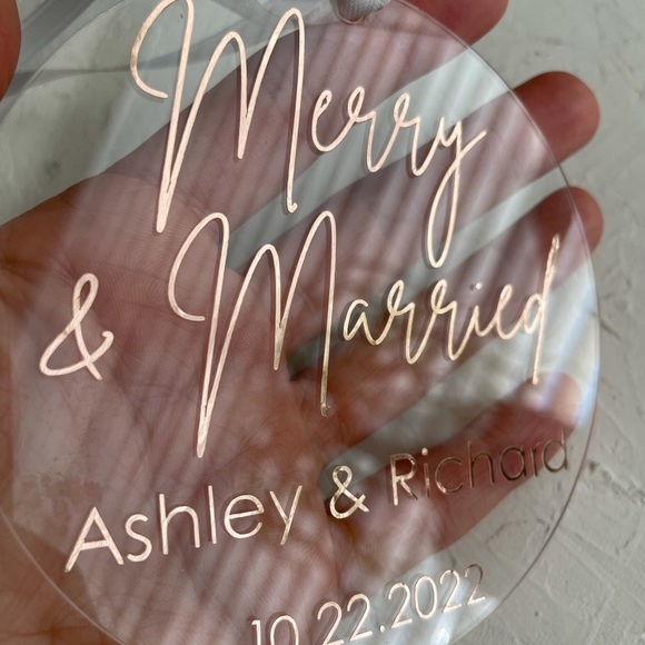 Personalised Acrylic Christmas ornament - Picture 3 of 9